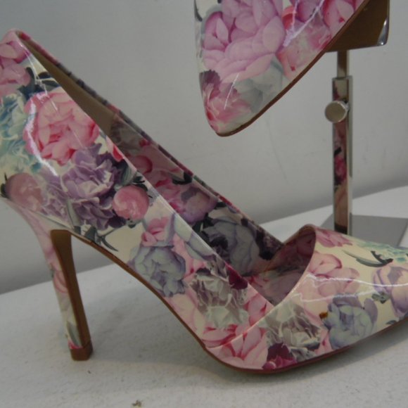 Elle High heels (88AM) Preowned clean smokefree worn 1 time. no worn or torn - Picture 3 of 5